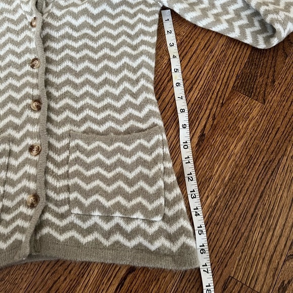 Daily Sports | White Beige Chevron Cardigan Sweater Sz XS - Picture 7 of 8